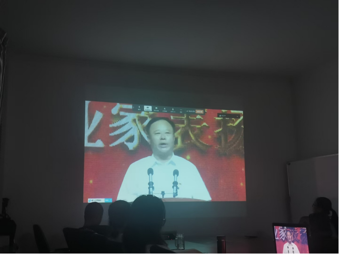公司組織經(jīng)理團隊學(xué)習(xí)臨淄區(qū)優(yōu)秀企業(yè)家標(biāo)桿精神