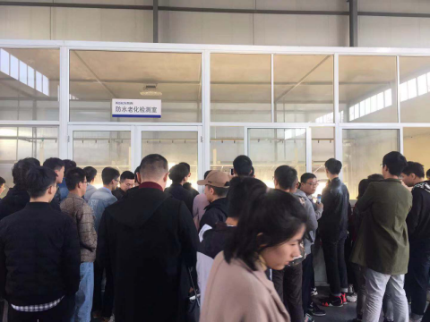 高校師生走進(jìn)LED路燈生產(chǎn)廠家光電參觀交流