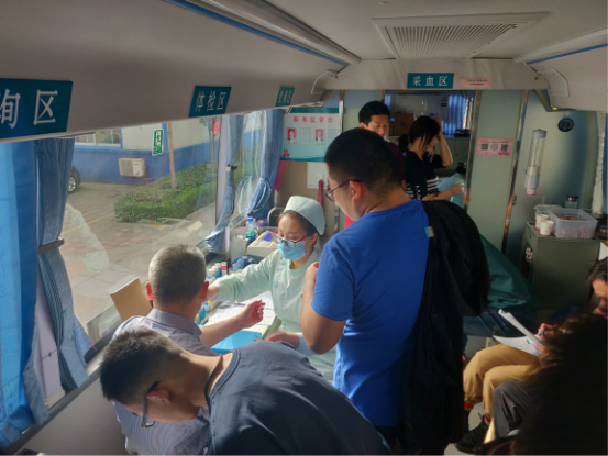 LED路燈廠家山東黨支部組織黨員及骨干員工義務(wù)獻(xiàn)血活動(dòng)