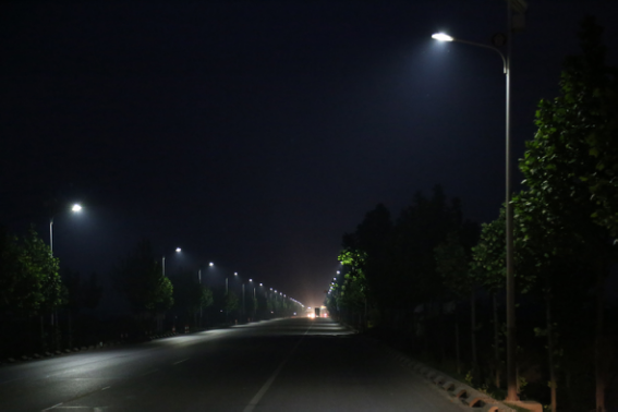 光電中標(biāo)皇城鎮(zhèn)一事一議太陽能LED路燈業(yè)務(wù)