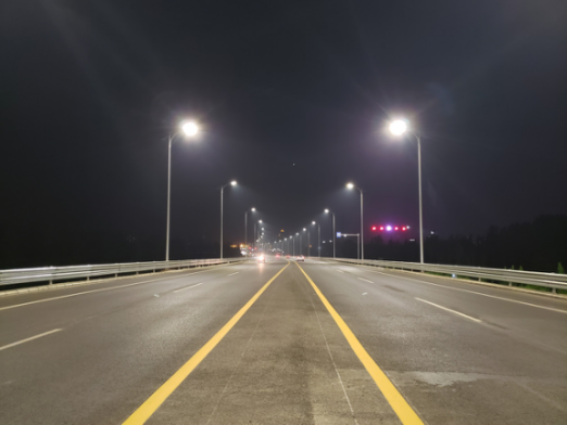 齊都路三中橋路段照明工程順利完工