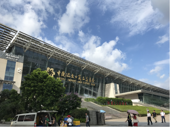 光電LED路燈光亞展之行，展現(xiàn)北方企業(yè)新形象
