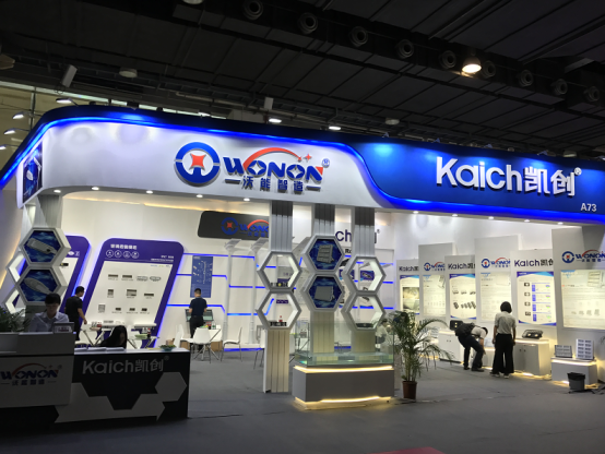 光電LED路燈光亞展之行，展現(xiàn)北方企業(yè)新形象