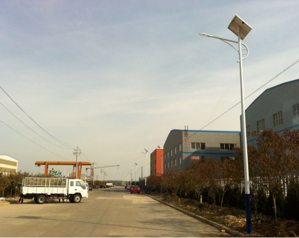 廠區(qū)道路照明該不該選擇太陽(yáng)能led路燈