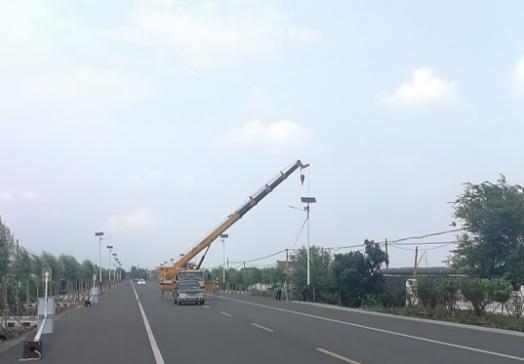 北齊路太陽(yáng)能led路燈施工