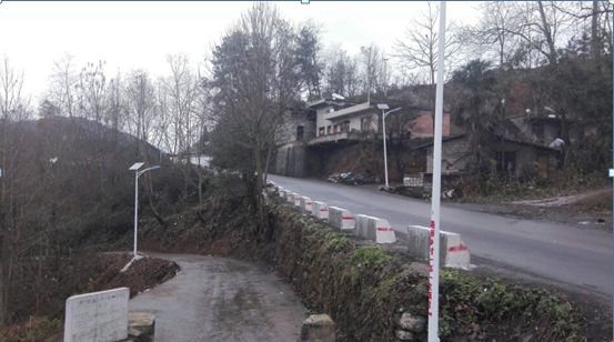 陰雨天太陽(yáng)能路燈
