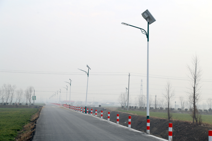 鋰電池太陽能路燈，輕巧穩(wěn)定又耐用