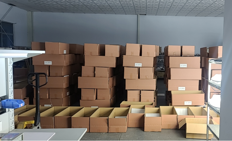 陽春三月，光電太陽能LED路燈燈具迎來銷售大單